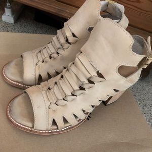 Freebird Bongo Taupe Open-toed Booties